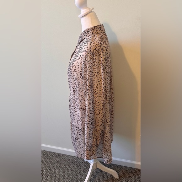 Torrid Leopard Print Twist Front Chiffon Tunic Pink Blouse Top Size 3 - Picture 2 of 6